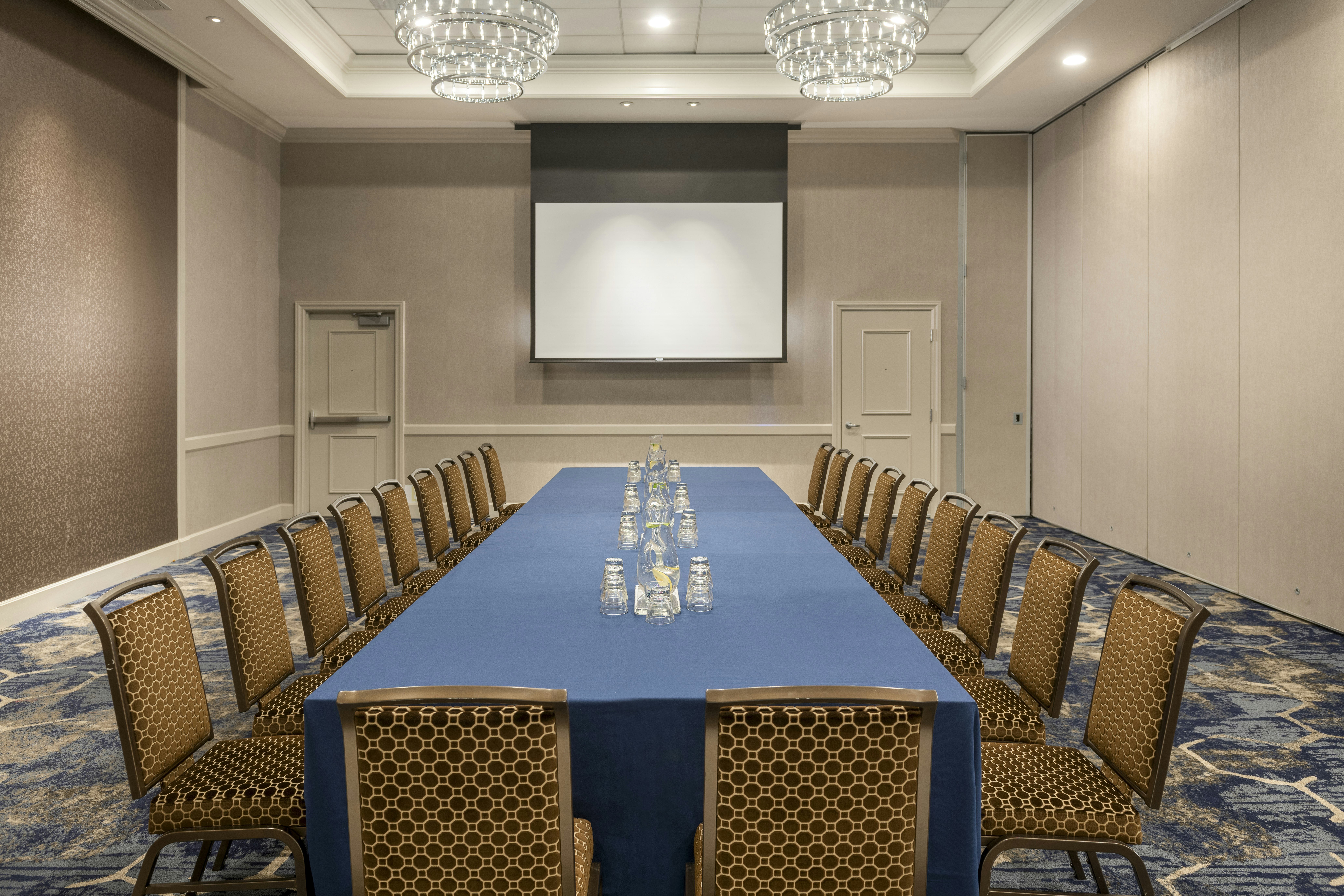 Juniper Hotel Cupertino, Curio Collection By Hilton 13/19