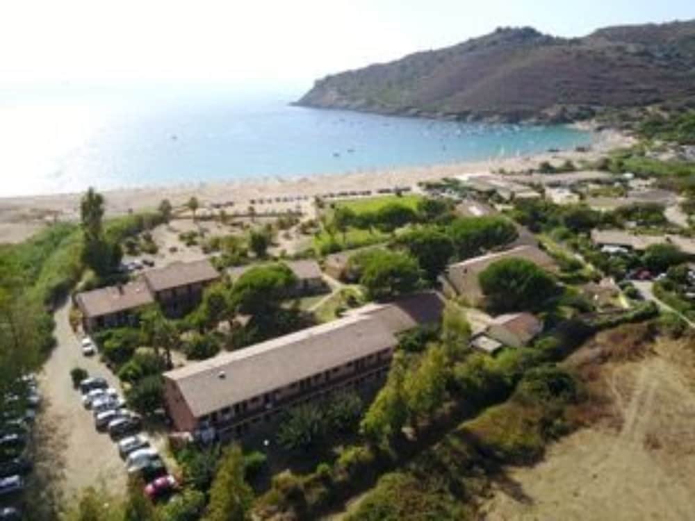 Marina Di Lava Hotel 2/60