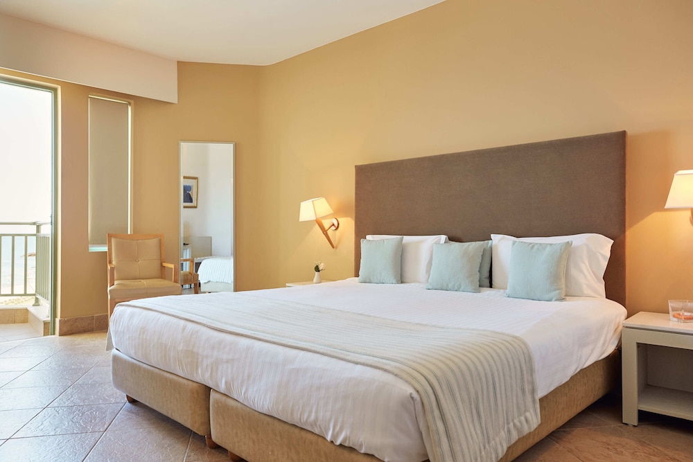 GRAND BAY BEACH RESORT KOLYMBARI 28/72