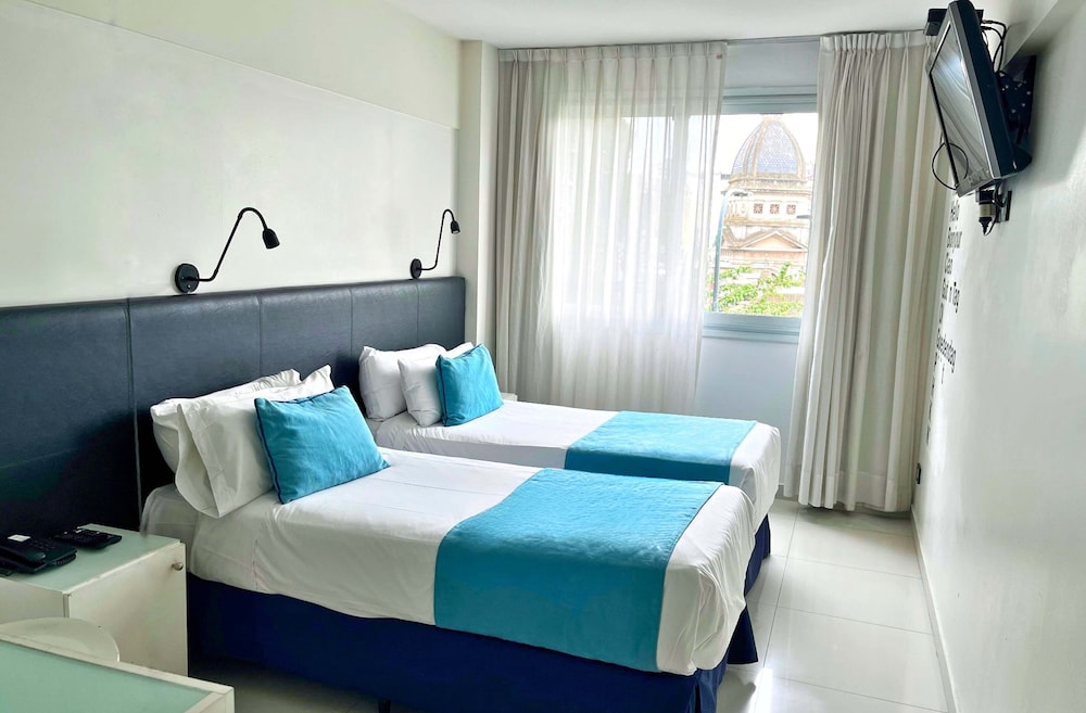 غرفة قياسية بسريرين منفصلين بإطلالة على المدينة، Cyan Recoleta 2/10