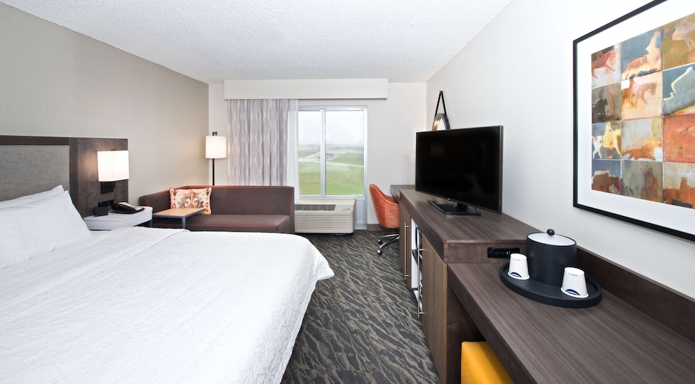Hampton Inn and Suites Ft. Worth Alliance Airport 15/53