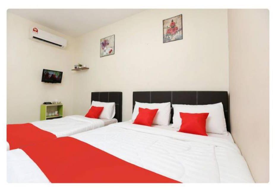 Oyo 89902 Semerah Suites Homestay Pontian 5/18