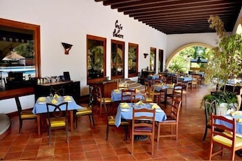 GOLDEN PALMS SPA 21/28