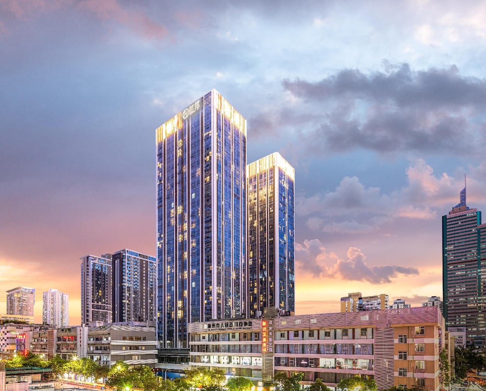 Huaqiang North Executive Apartment 1/20