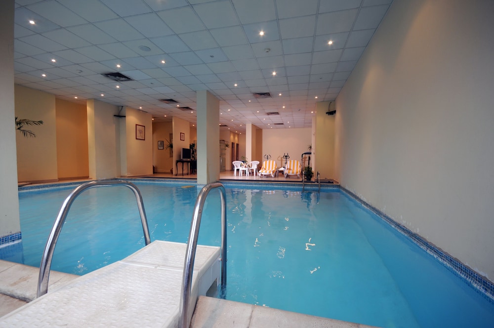 AraCan Grand Pyramids Hotel 8/48
