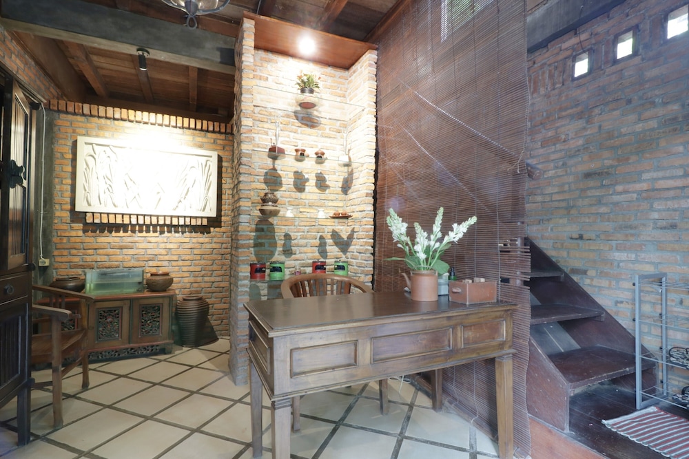 NILA HOUSE, Sharia Family Home Stay by ZUZU 23/73