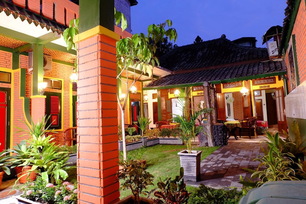 KAMPOENG DJAWA GUESTHOUSE 1/15
