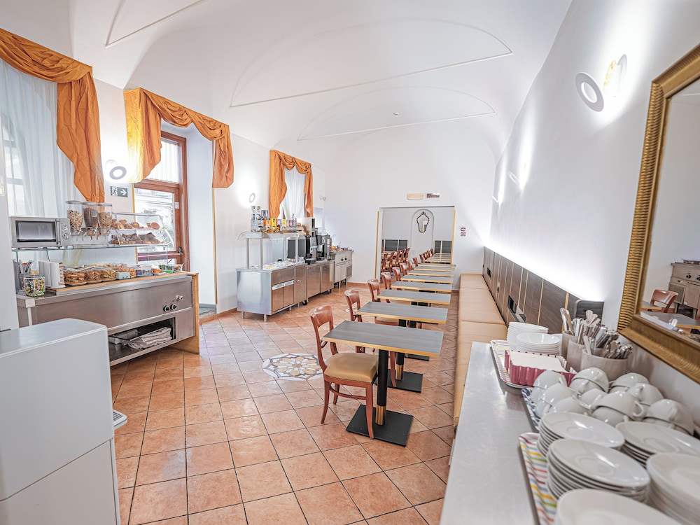 Hotel Mia Cara 35/50