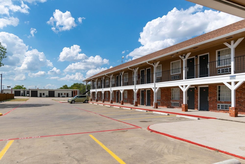 Countryside Inn 41/49