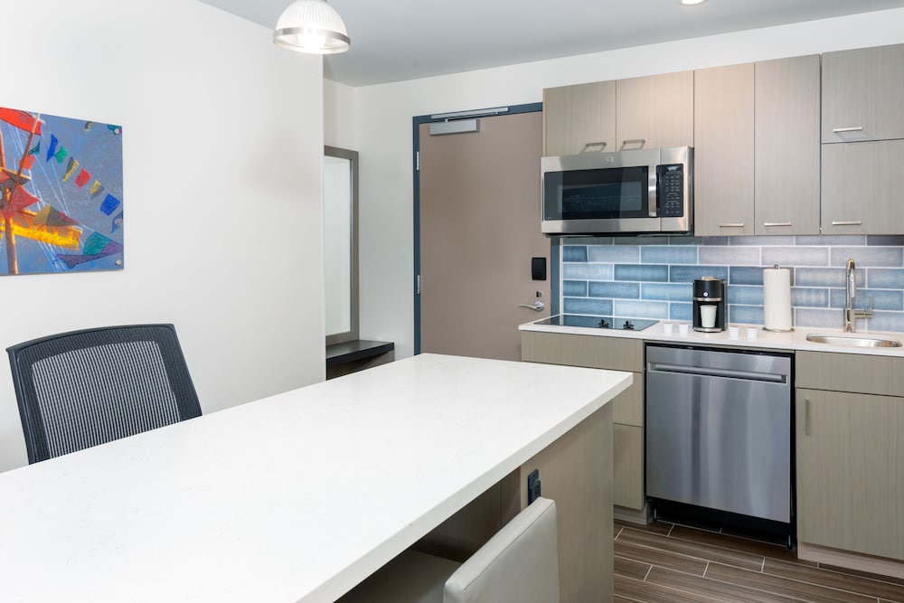 Hyatt House Tampa Airport Westshore 26/43