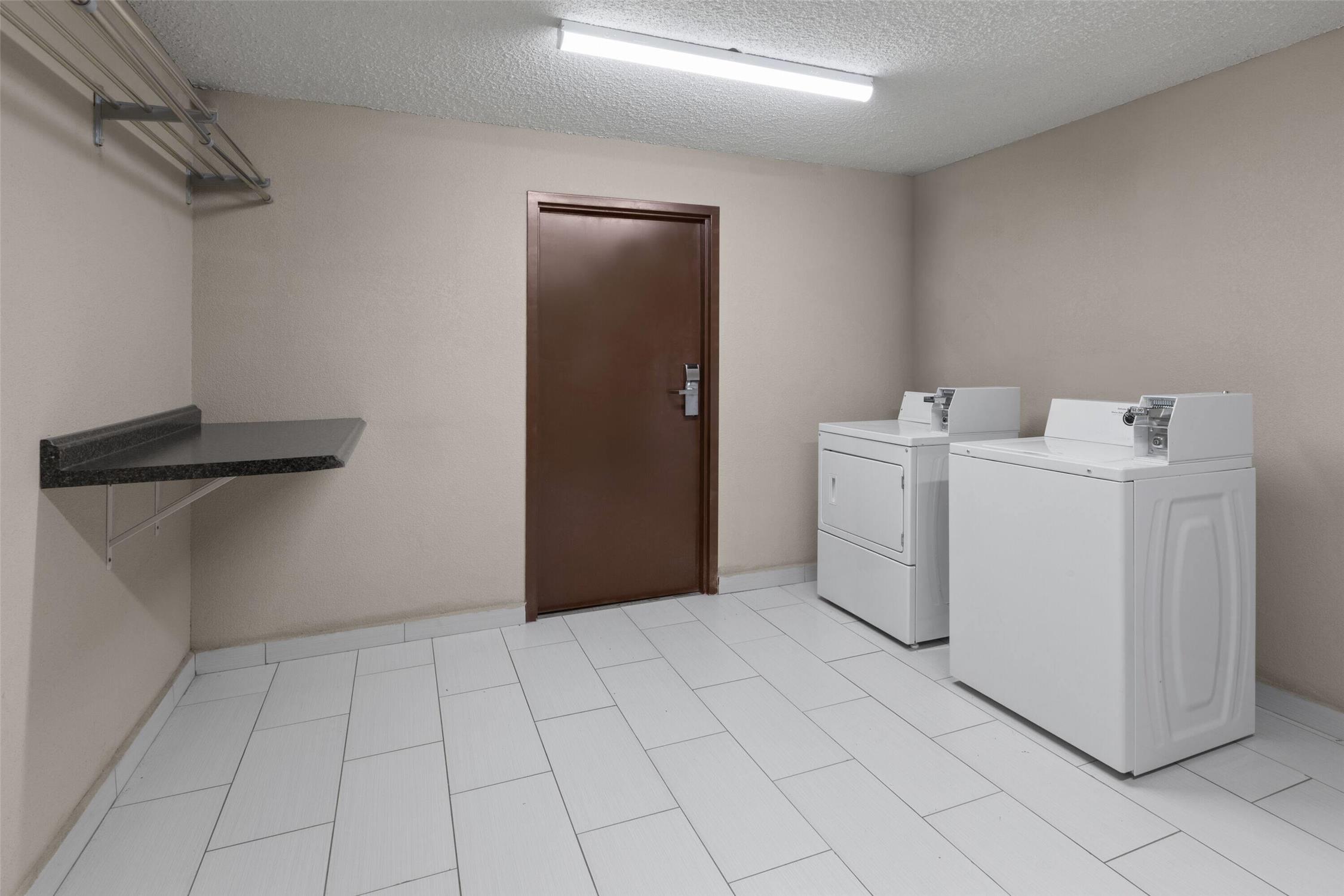 Days Inn by Wyndham Blairsville 29/49