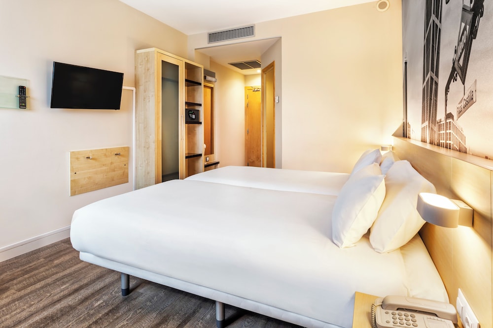 B&B HOTEL Madrid Aeropuerto T1 T2 T3 7/24