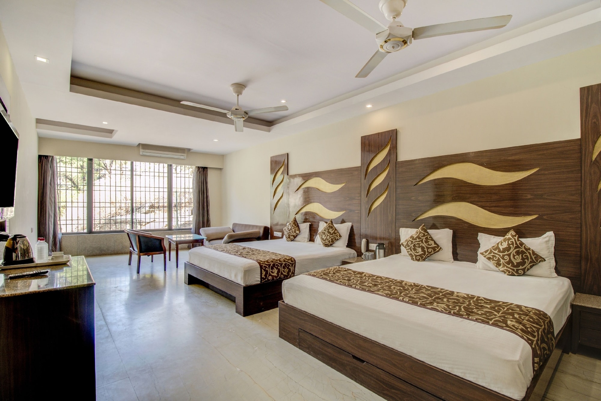 FAMILY, DOUBLE BED