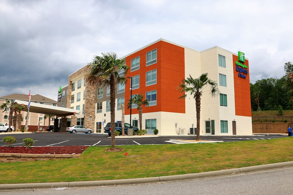 Holiday Inn Express Suites Alabaster 2/41