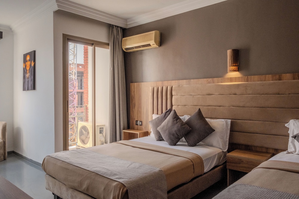 STANDARD, DOUBLE OR TWIN BED