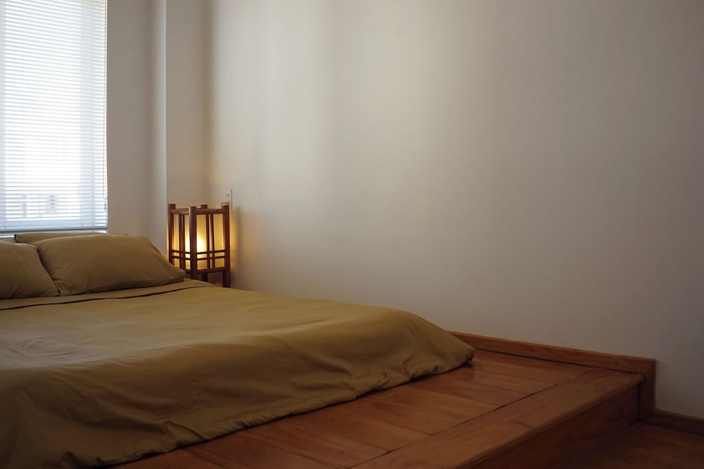 Deluxe, Quadruple, Futon Bed, Queen Bed