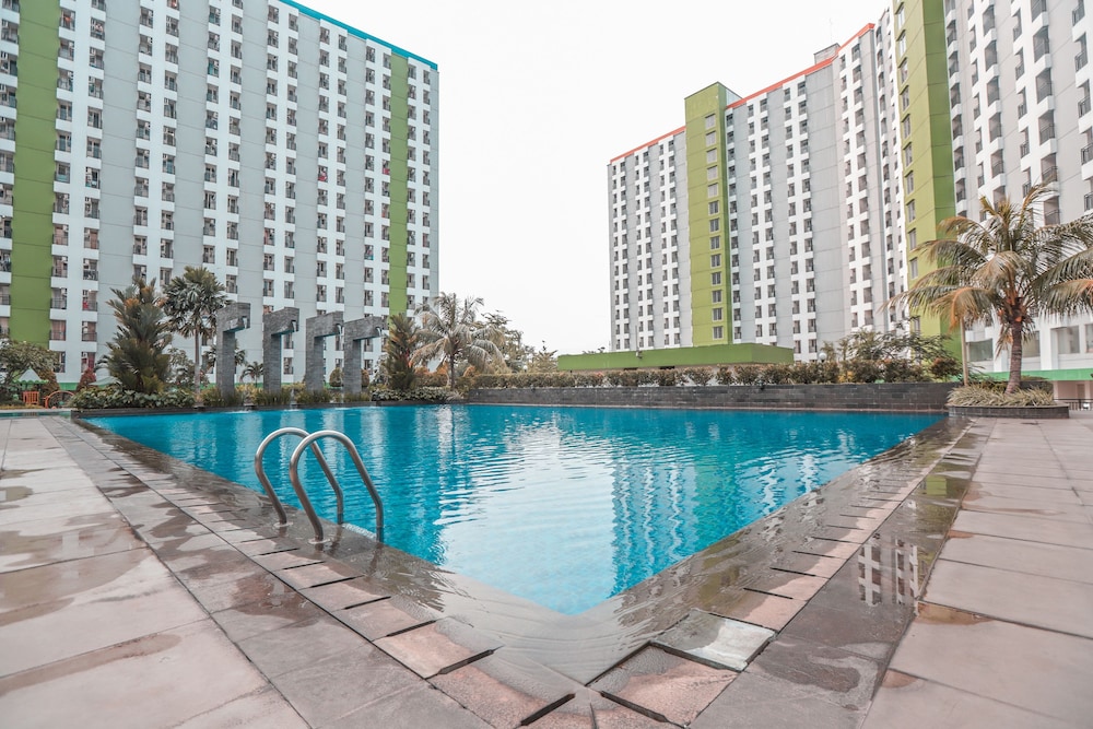 OYO 498 Green Lake View Ciputat 7/65