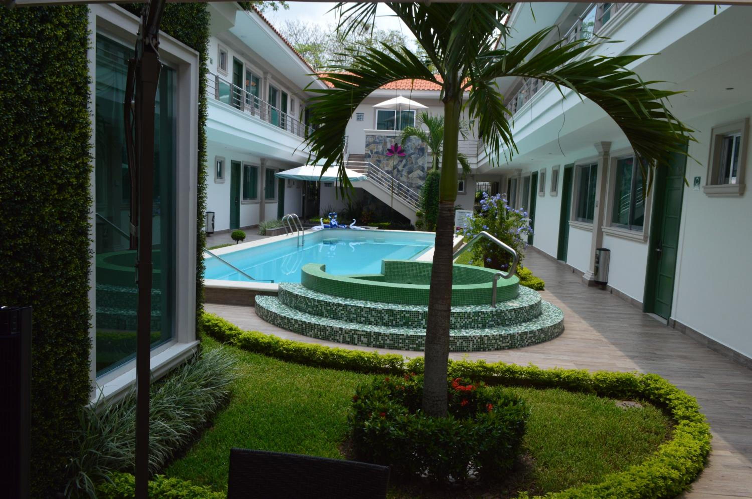 Hotel Villa Magna Poza Rica 36/46