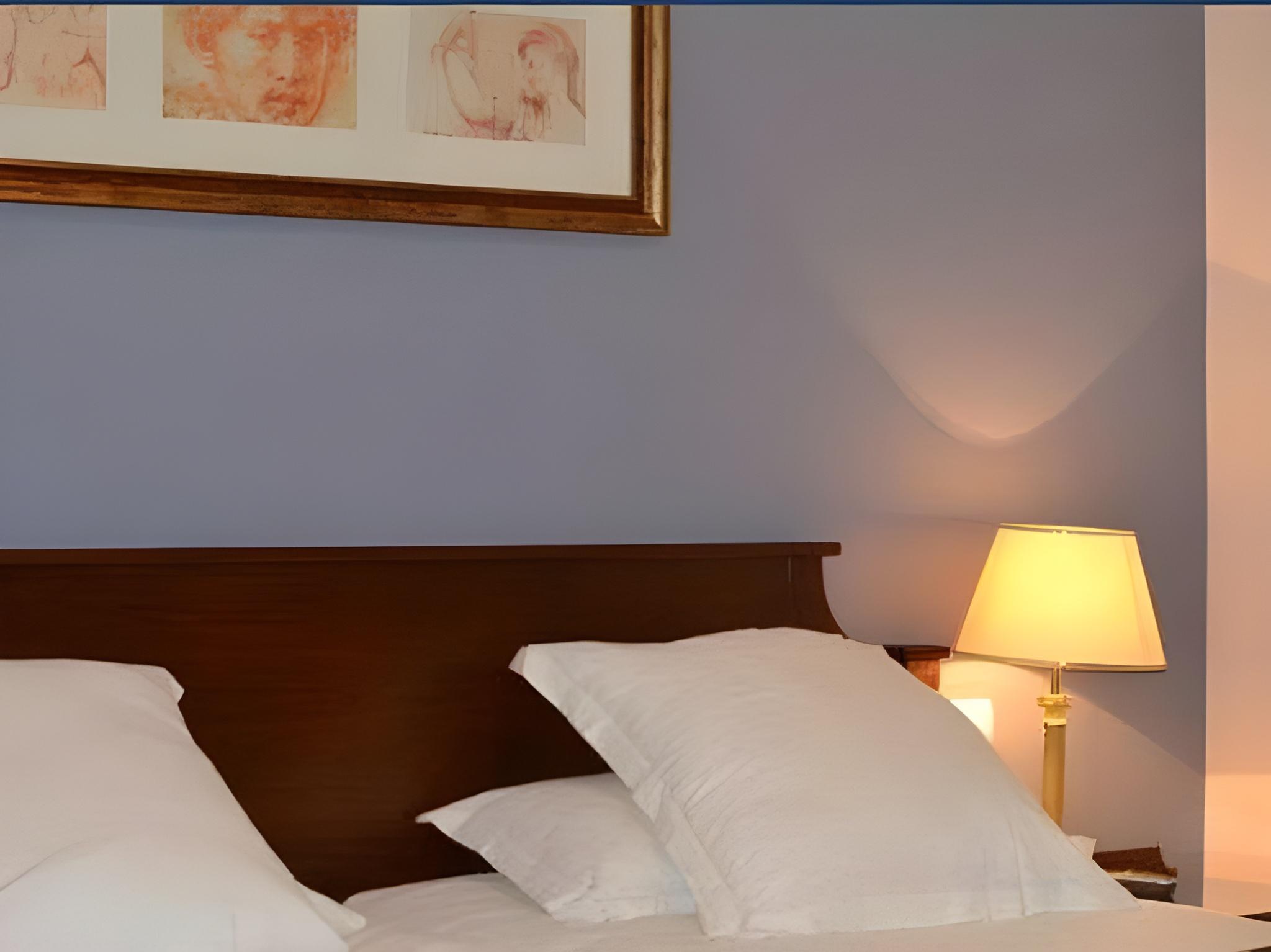 Superior, Queen Bed, Amiral Hotel 2/2