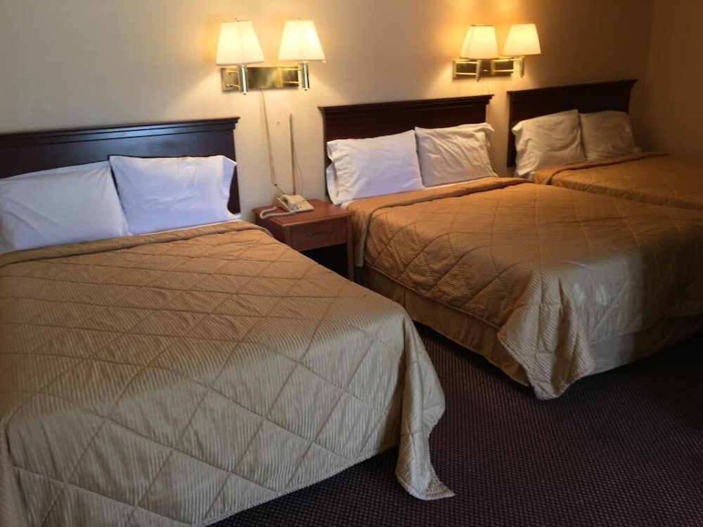 Red Carpet Inn 8/38
