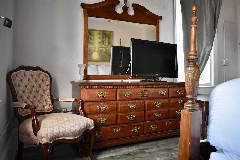 The DeLand Hotel 9/47