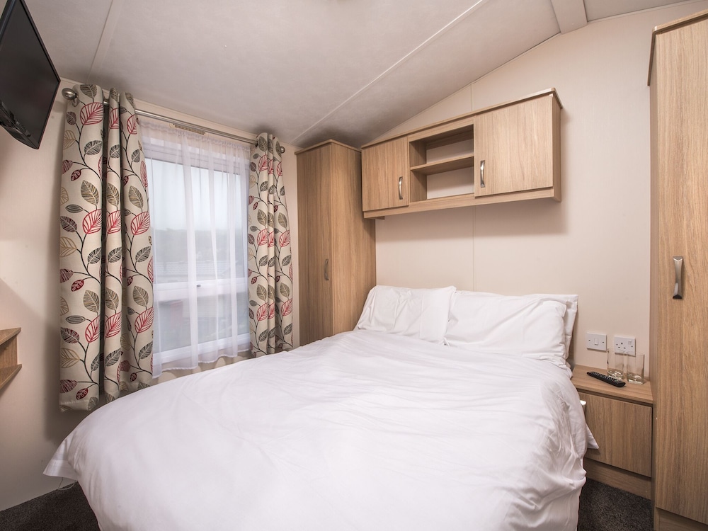 Sandaway Beach Holiday Park 12/50