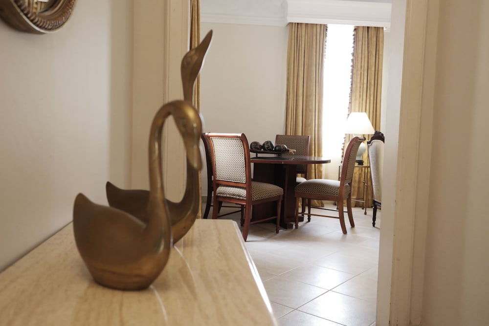 El Prado Hotel 37/62