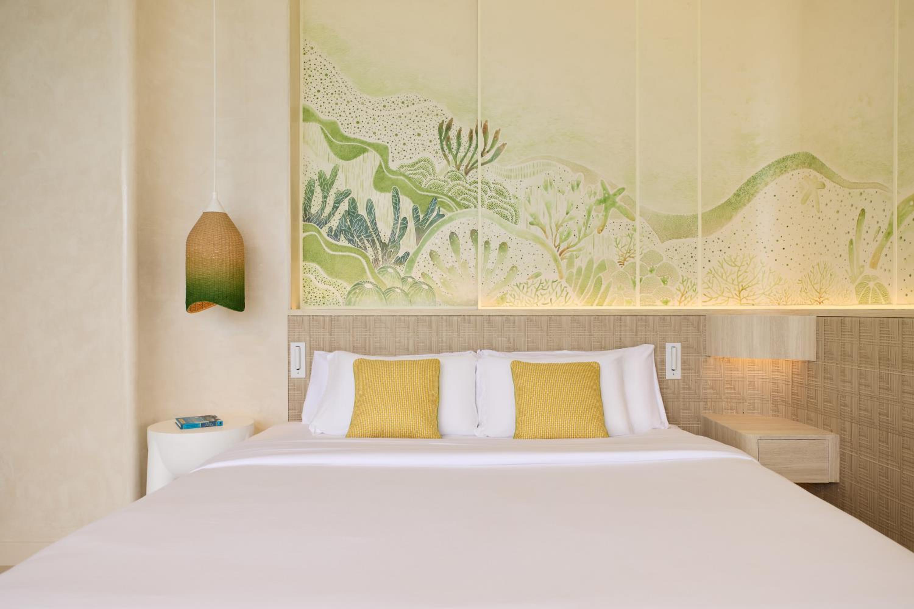 Mirage, Panoramic, King Bed, Hot Tub