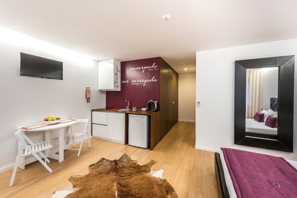 Lounge Inn 35/50
