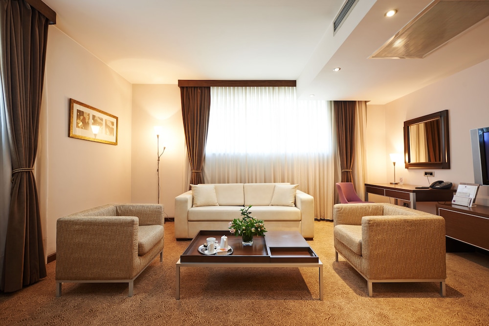 IN Hotel Belgrade 36/69