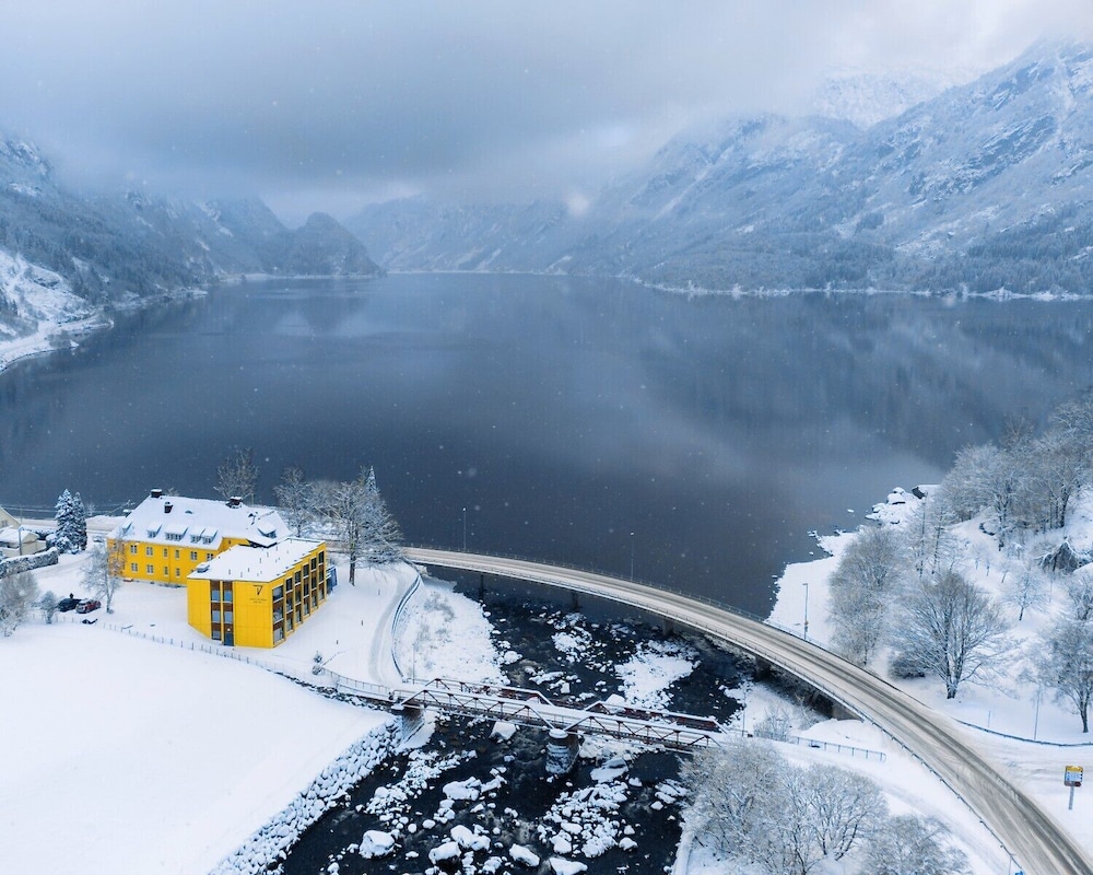 Trolltunga Hotel 35/43