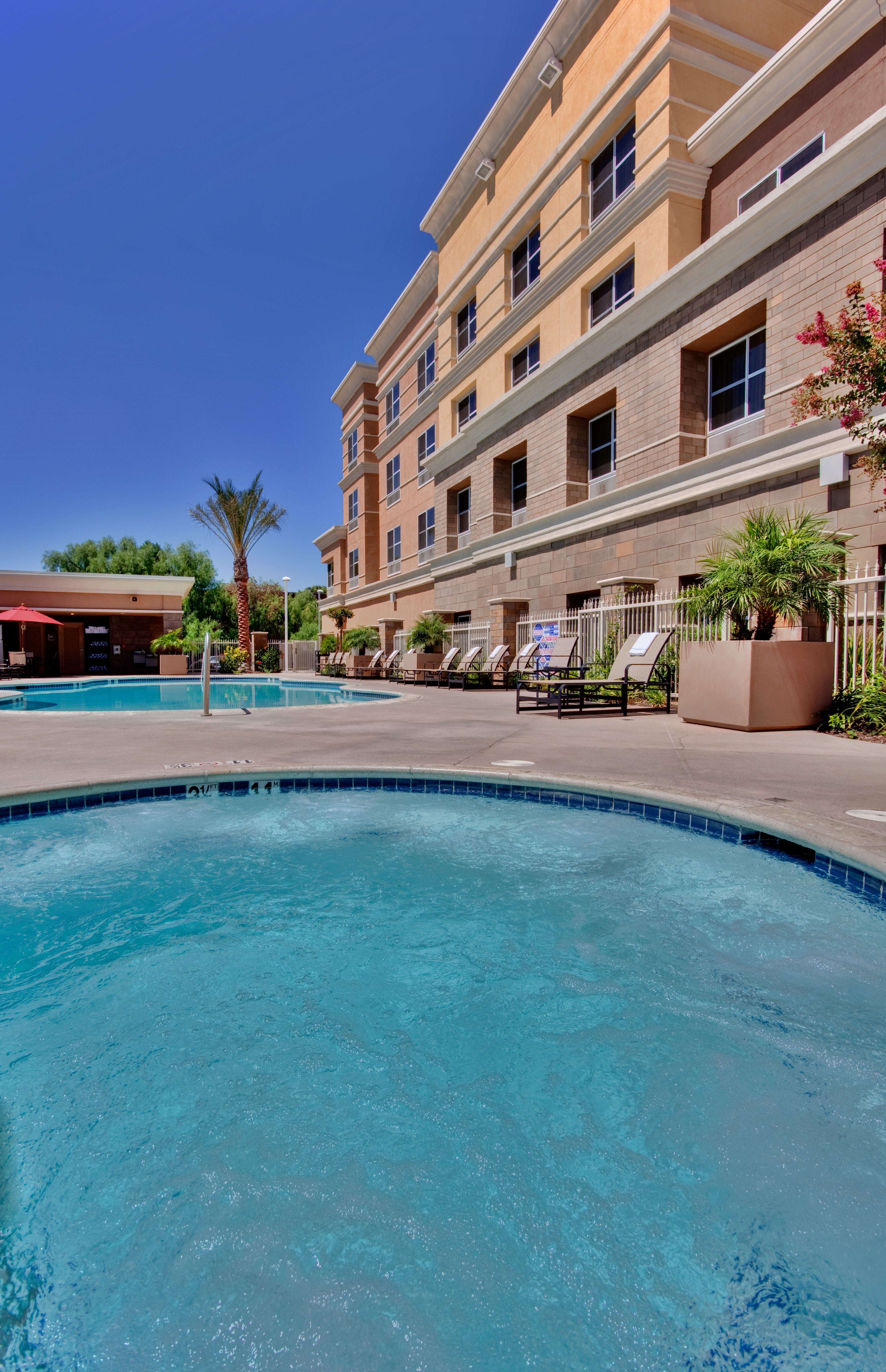 Holiday Inn Ontario Airport 8/73