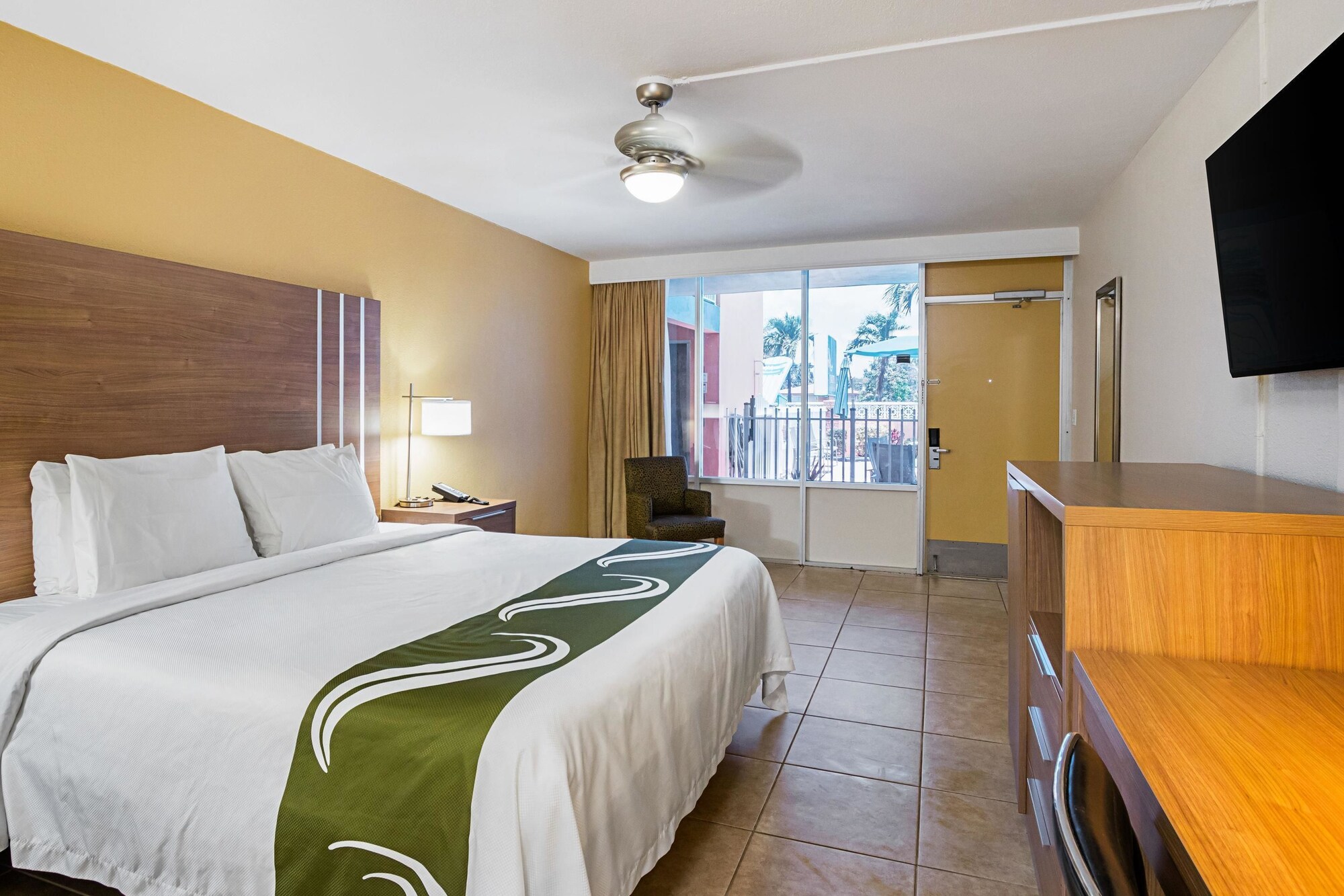 ROOM, KING BED, ACCESSIBLE