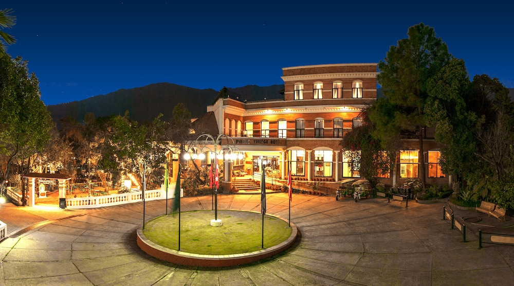 Park Village Resort in Burhanilkantha