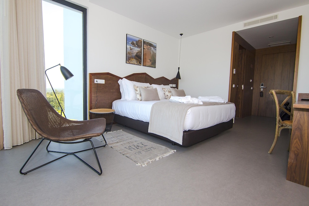 Deluxe, Queen Bed, Mountain View, Enigma Nature Water Hotel 4/6