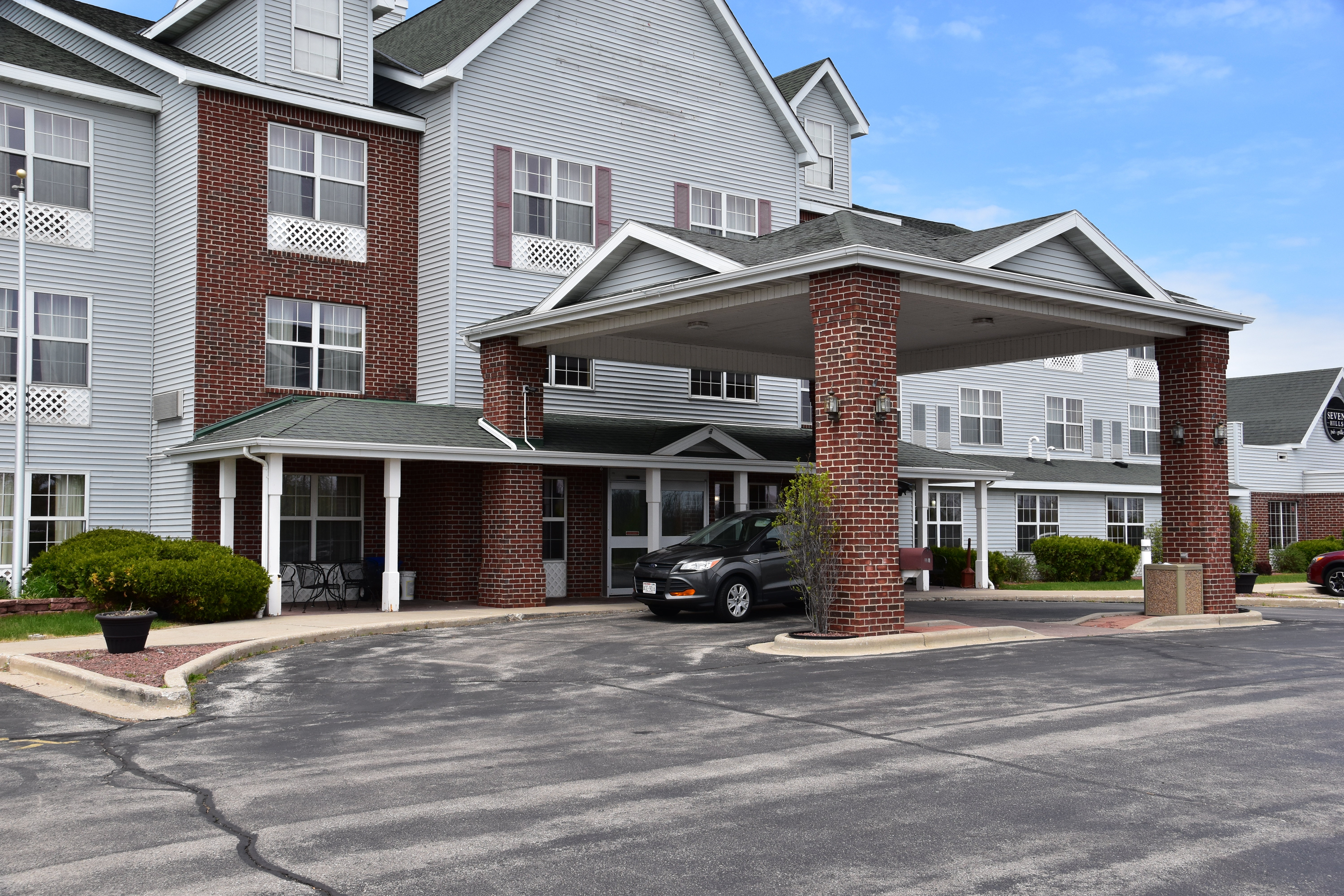 Port Wisconsin Inn and Suites 55/59