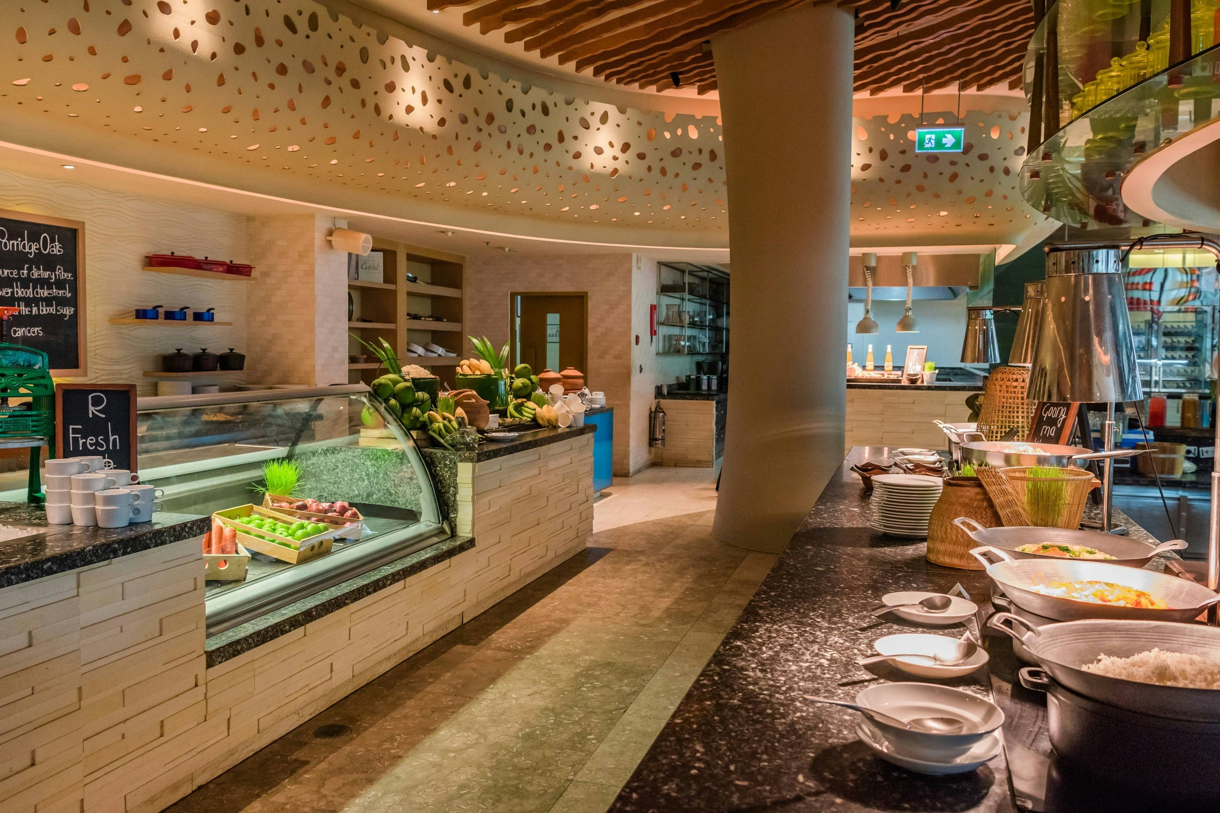 Renaissance Phuket Resort And Spa 22/50