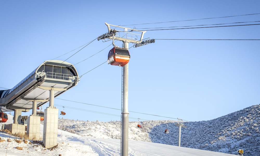 Sundial Lodge by All Seasons Resort Lodging 47/50
