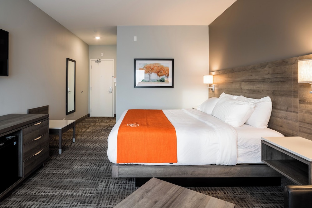 غرفة قياسية بسرير كينج، Amsterdam Inn & Suites Florenceville-Bristol, an Ascend Collection Hotel 4/7
