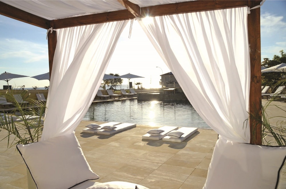 E Hotel Spa Resort 28/61
