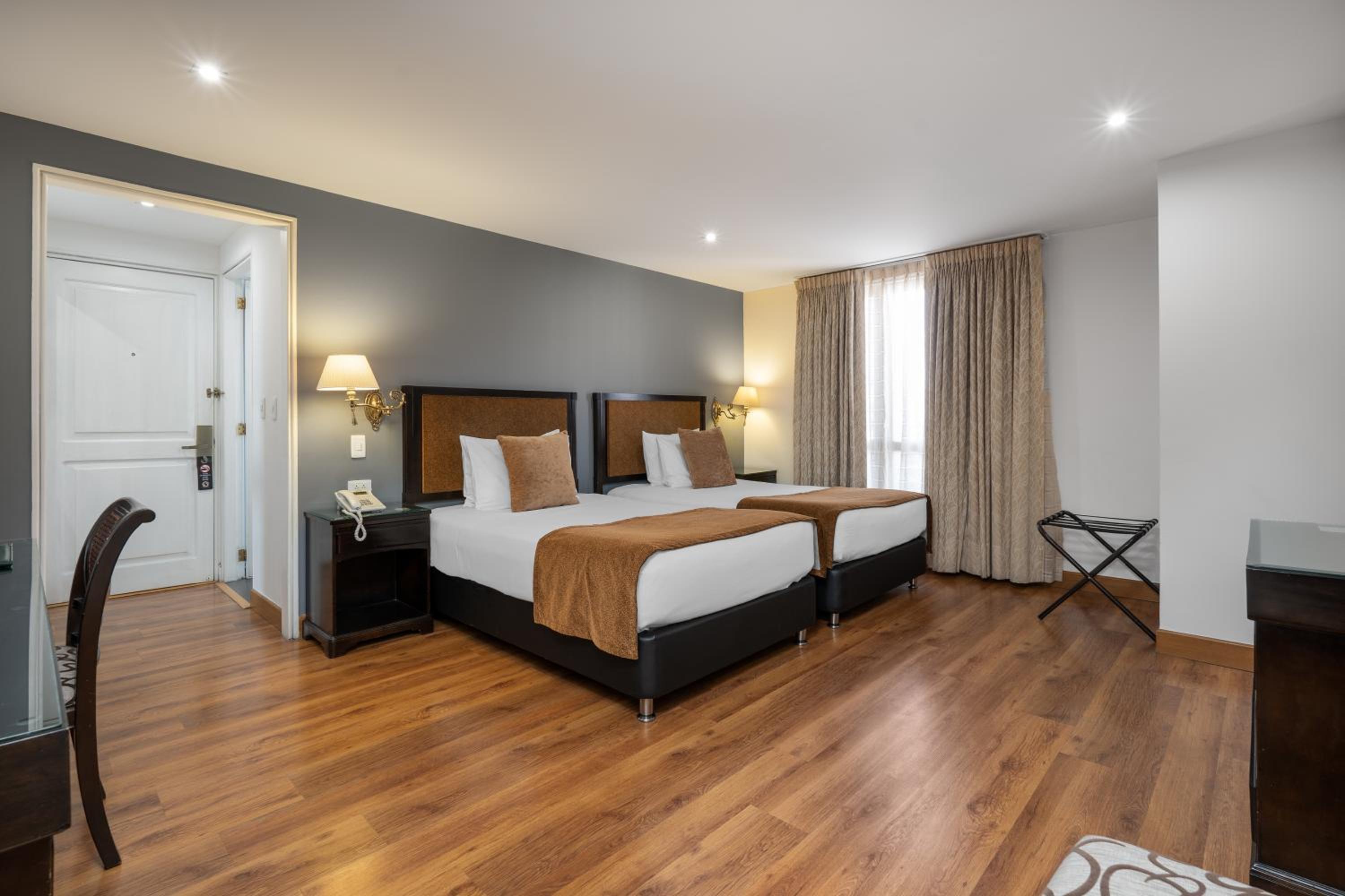 غرفة بسريرين منفصلين، Hotel Le Manoir Bogota 2/10