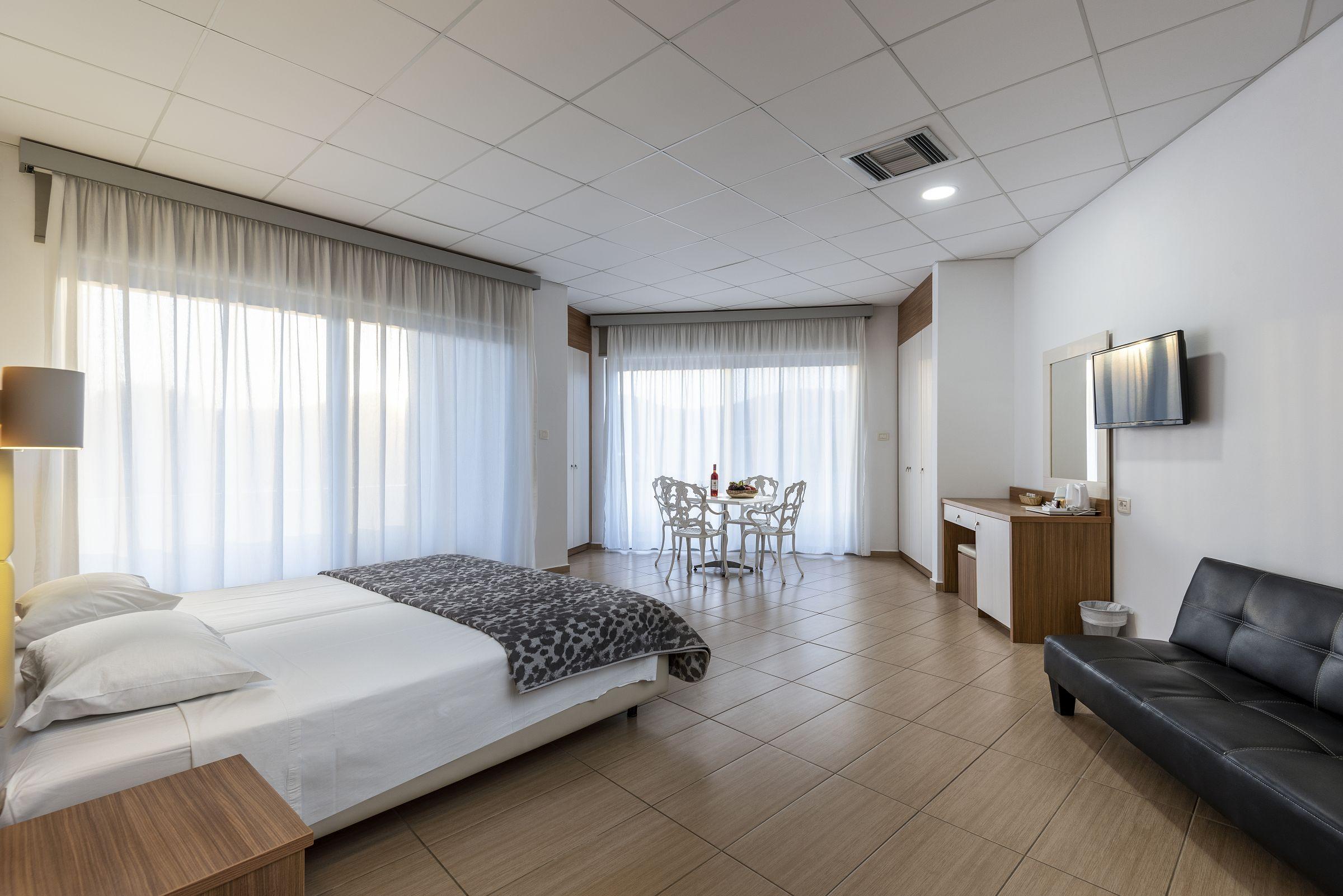 Junior Suite Side Sea View