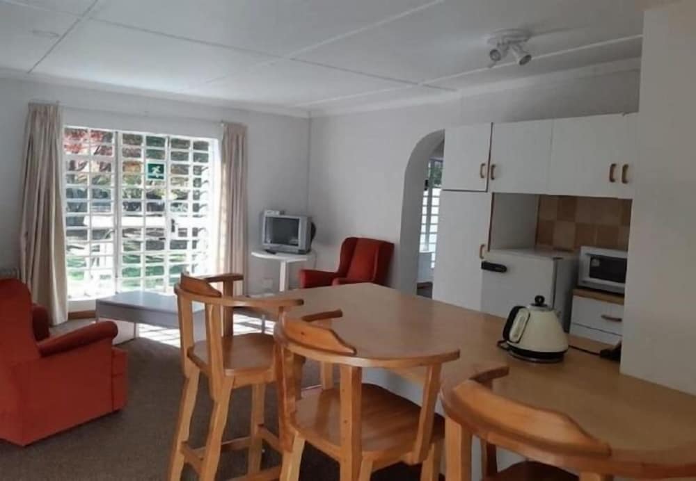 The Historic Hogsback Inn 13/21