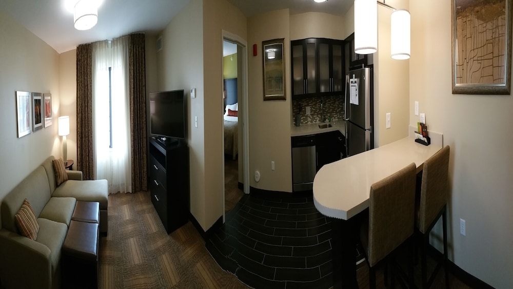 Staybridge Suites Merrillville 27/51