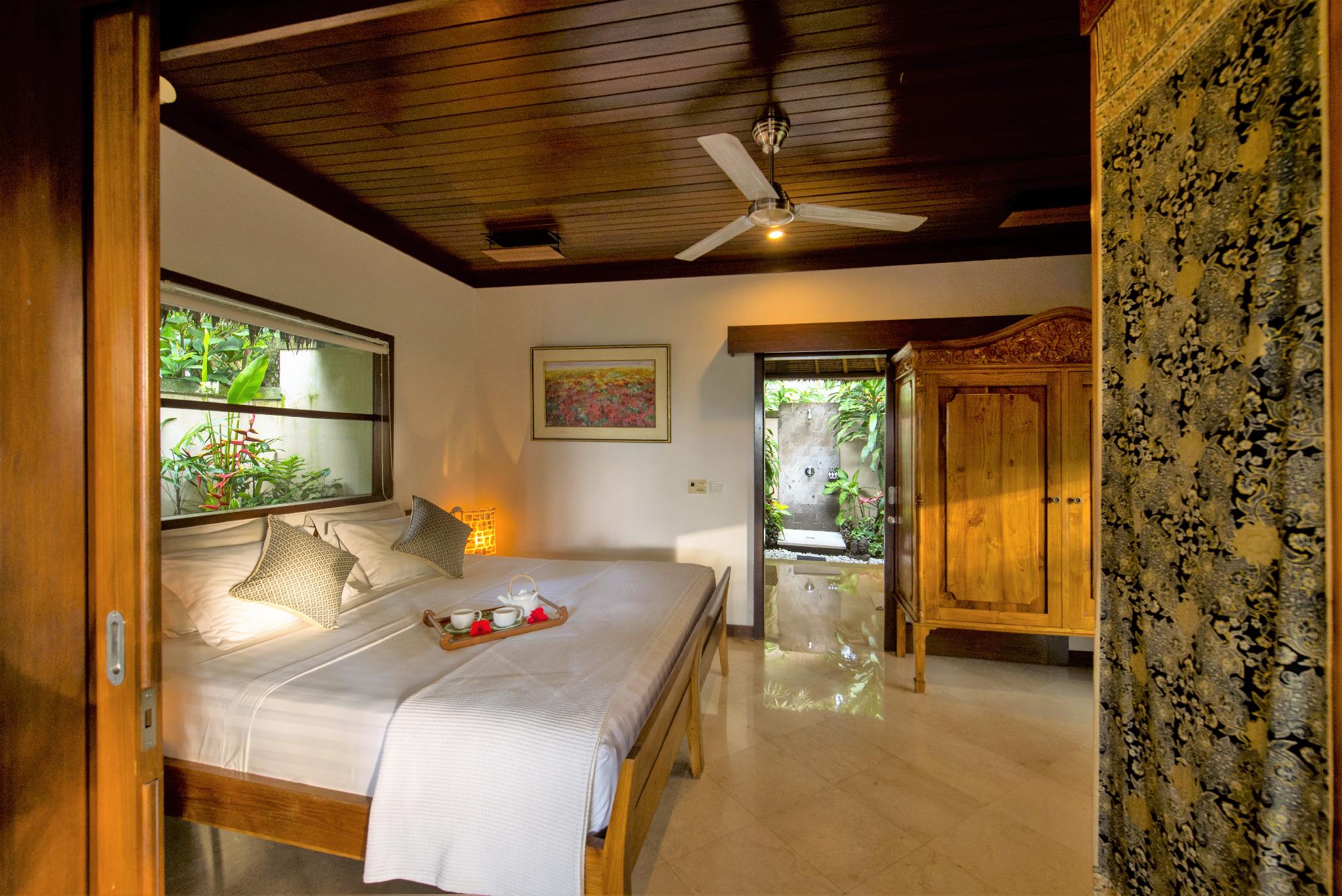 Tree House, Villa