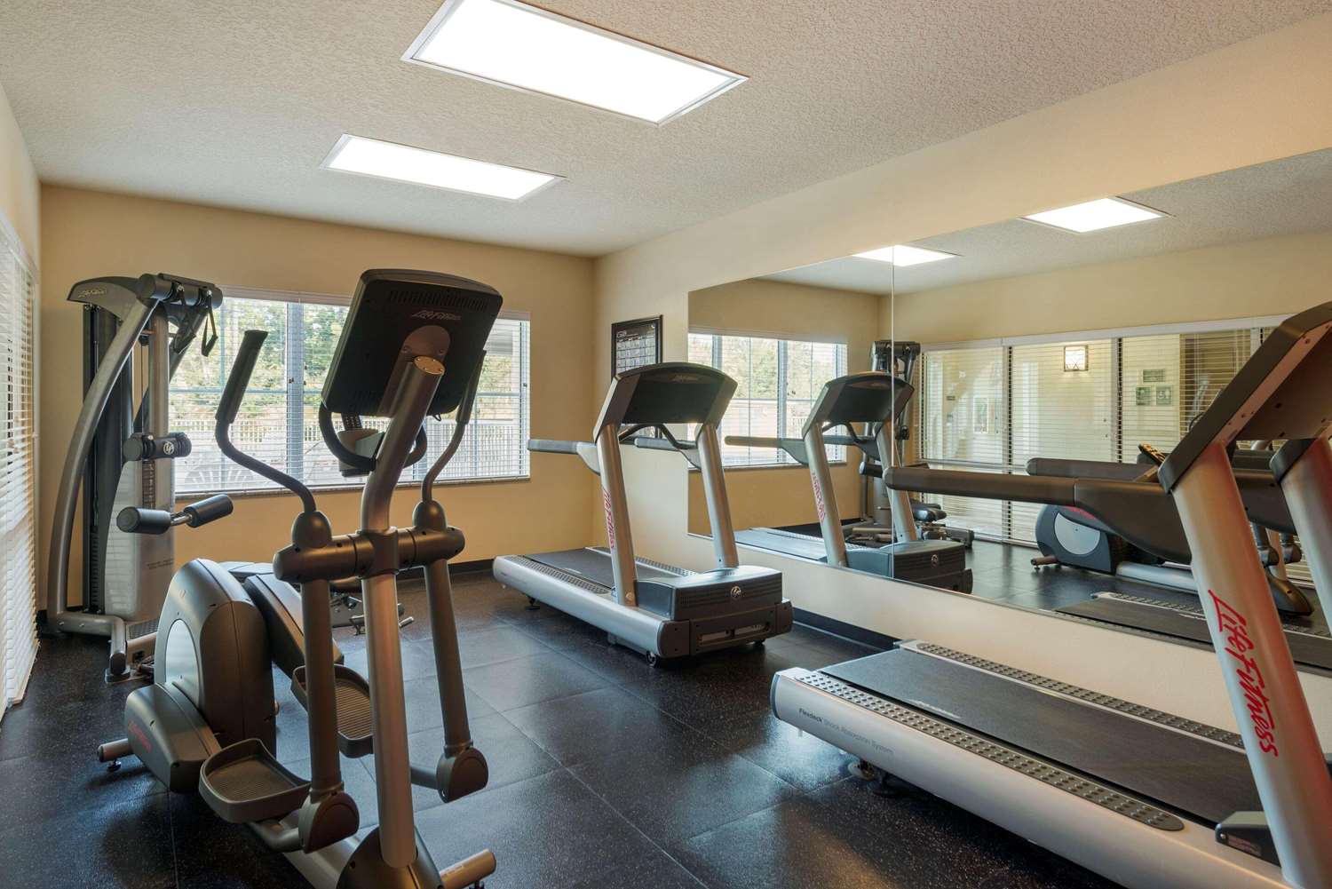 Country Inn & Suites by Radisson, Port Orange-Daytona, FL 18/40