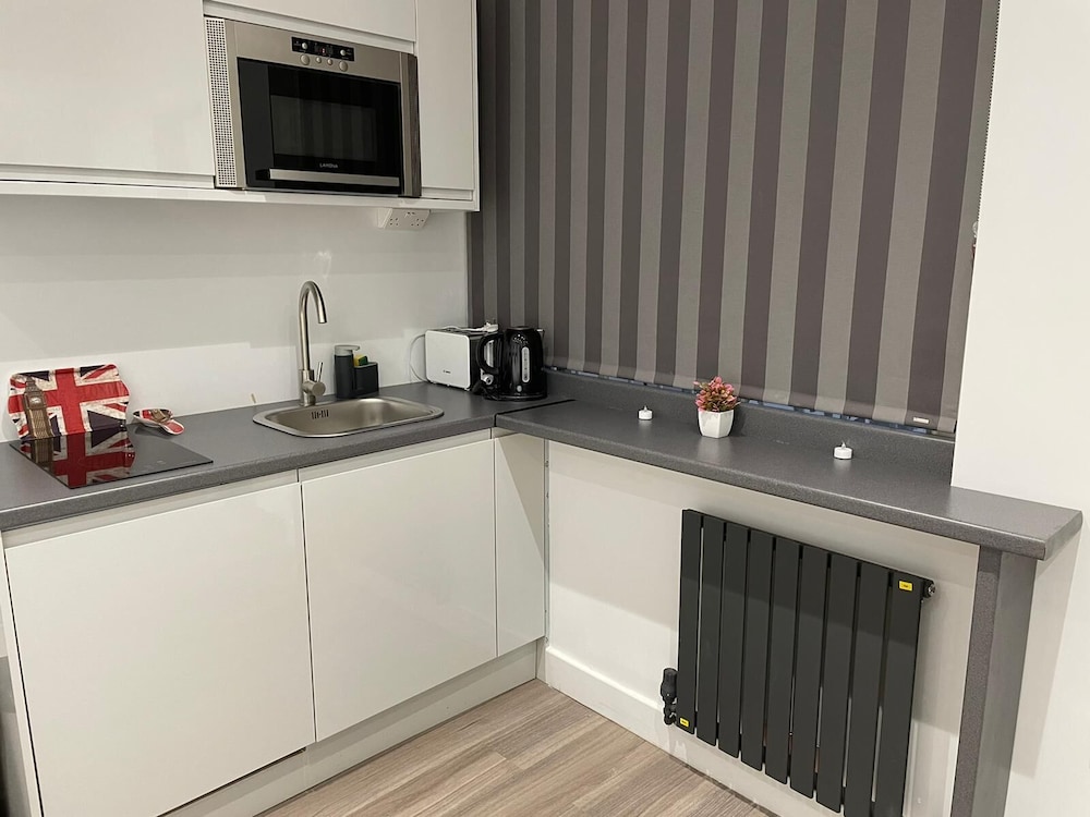 LONDON PLAZA SERVICED APARTMENTS 9/52