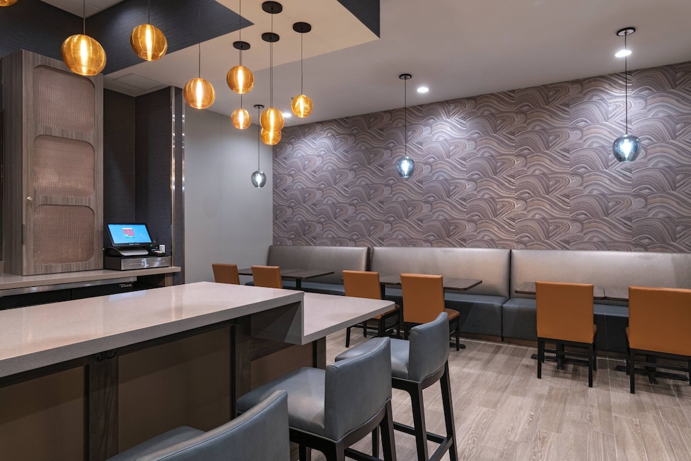 TownePlace Suites by Marriott Dallas DFW Airport North/Irving 40/54