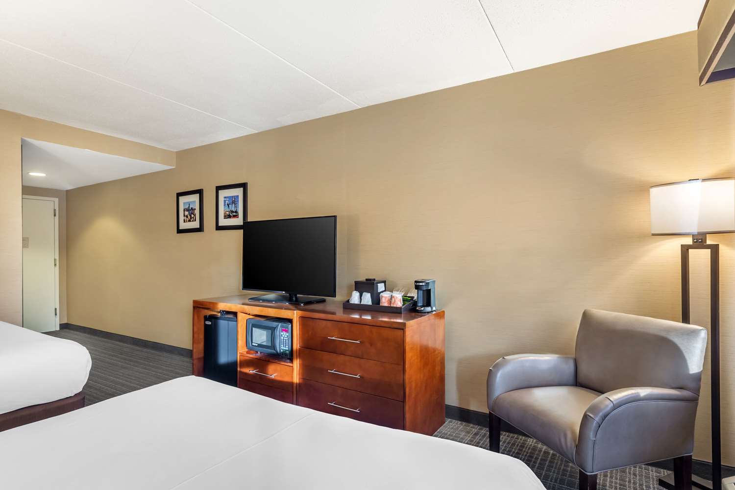 Comfort Inn & Suites Logan International Airport 38/40