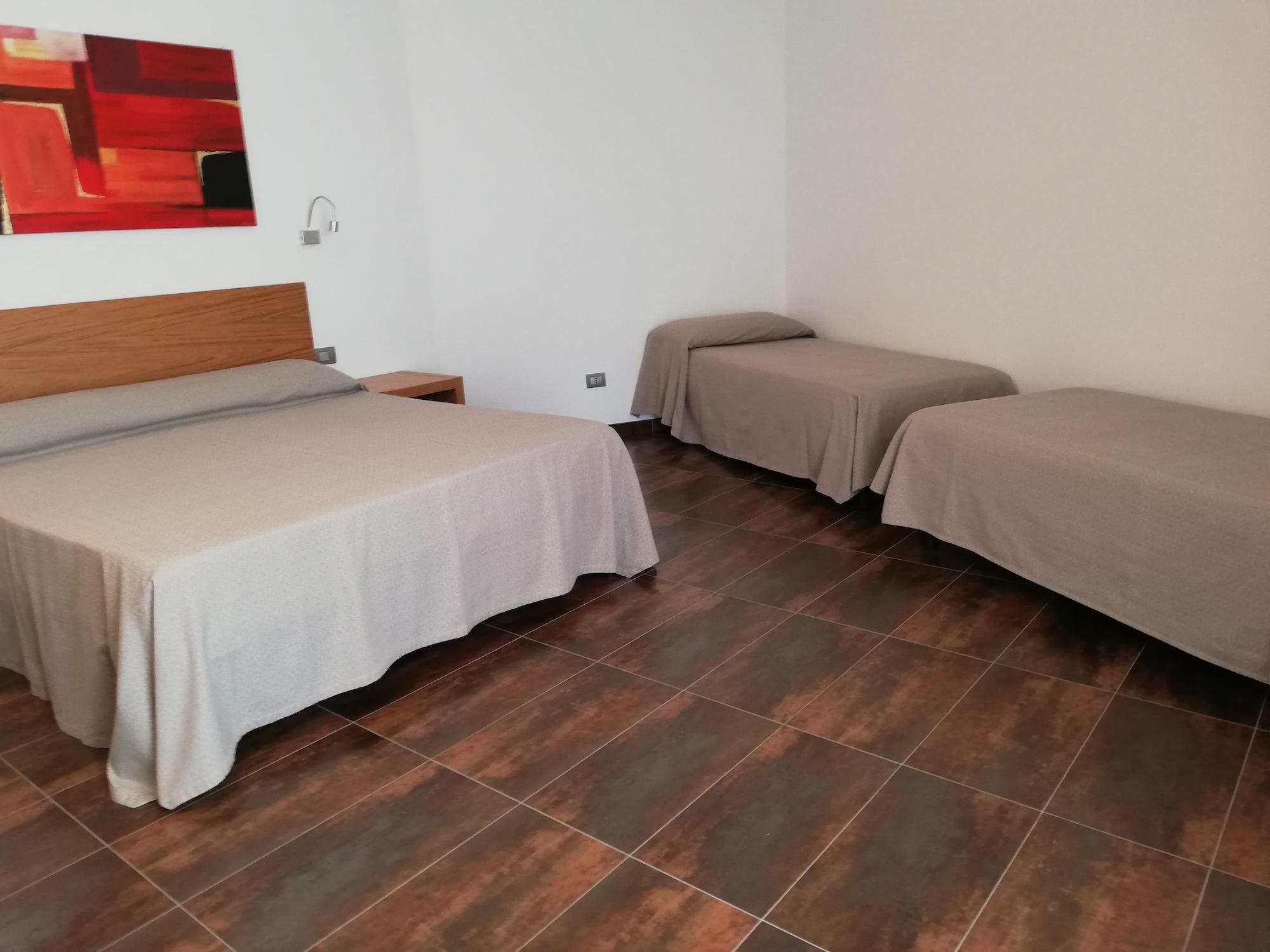 ROOM, QUADRUPLE